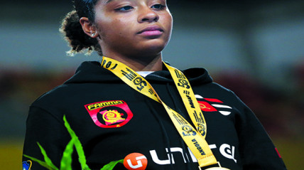 Atleta Mayra Lemos, da selecção de MMA - Edições Novembro