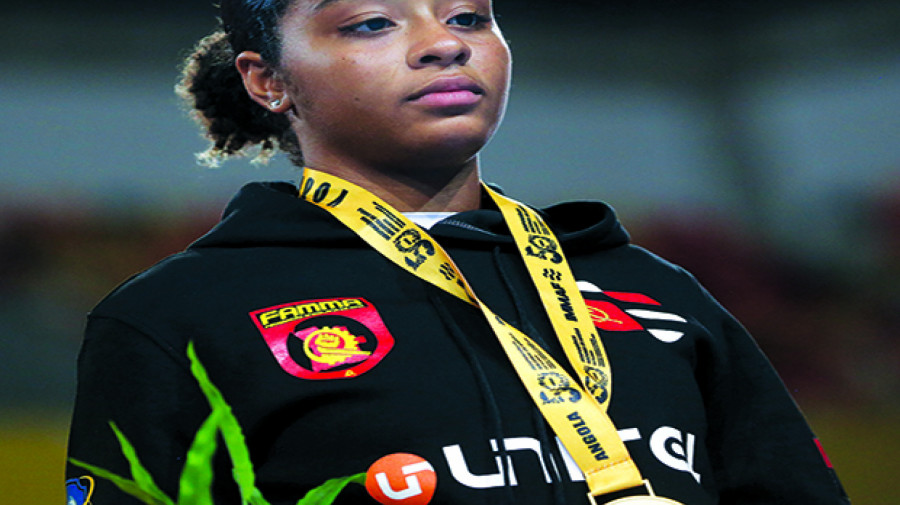 Atleta Mayra Lemos, da selecção de MMA