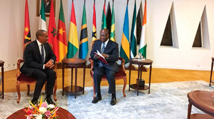 Ministro de Estado para Coordenação Económica ( esq.) recebido pelo Chefe de Estado da Cote D'Ivoire - Cedida