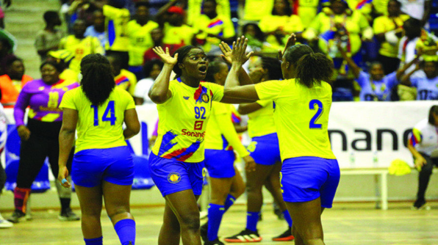 Jogadoras do Petro de Luanda