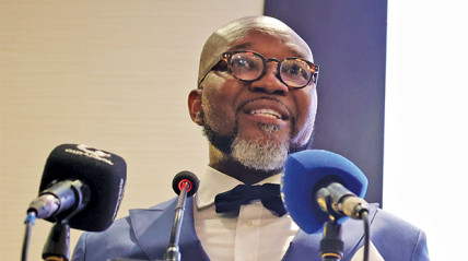 Representante em Angola do IFC - Edições Novembro