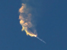 Foguetão Starship de Elon Musk explodiu e caiu uma hora após descolagem - DR