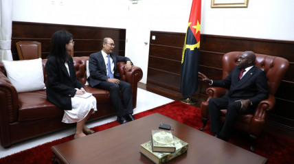Encontro entre Téte António e embaixador chinês em Angola - Mirex