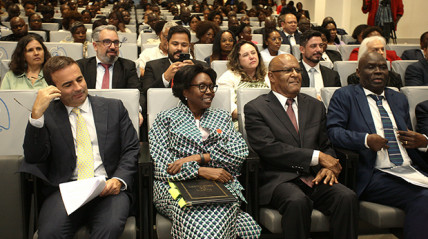 Cerimónia de entrega de certificados - Edições Novembro