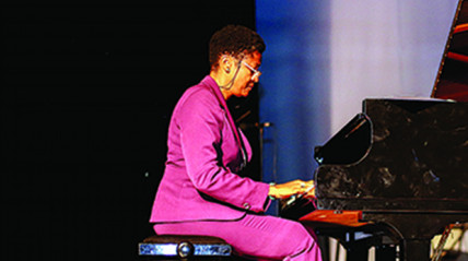 Homenagem nas artes - Edições Novembro