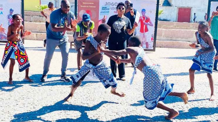 Jogos tradicionais ancestrais do Sul de Angola apresentados na Huíla - DR