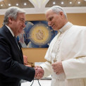 SG da ONU e Papa Leão XIV falam sobre "cooperação" paz e segurança