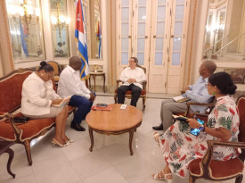 Embaixador angolano (&aacute; esq.) recebido pelo ministro cubano das rela&ccedil;&otilde;es Exteriores - MIREX