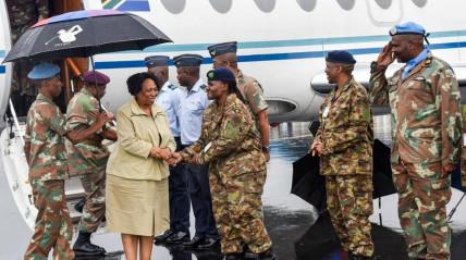 Regresso do primeiro grupo de militares sul-africanos da RDC - DR