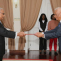 Embaixador Agostinho Tavares (à dir.) acreditado em Cabo Verde