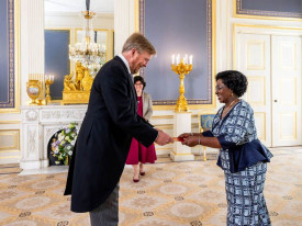 Embaixadora Lizeth Satumbo Pena apresentou as cartas credenciais ao Rei Willem-Alexander Ferdinand, dos Países Baixos - MIREX