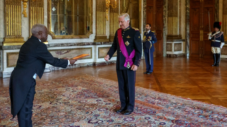 Embaixador Edgar Gaspar Martins apresentou cartas credenciais ao Rei da Bélgica, Filipe I