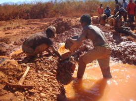 Mais de 40 mortos no desabamento de mina de ouro na RDC  - DR