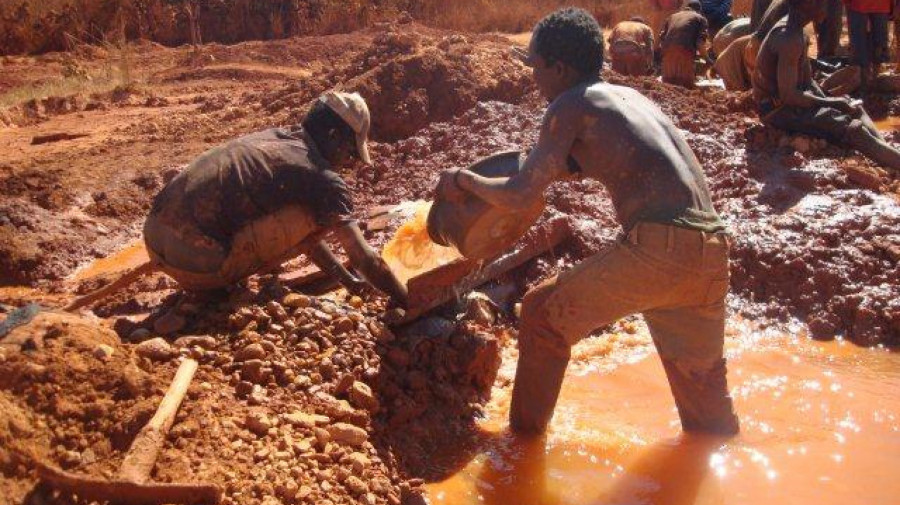 Mais de 40 mortos no desabamento de mina de ouro na RDC