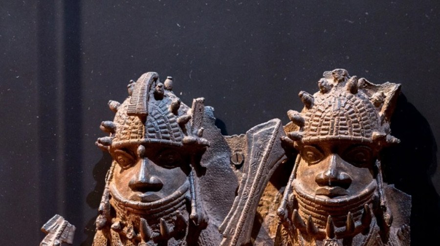 Holanda devolve à Nigéria peças de arte retiradas pelos colonizadores