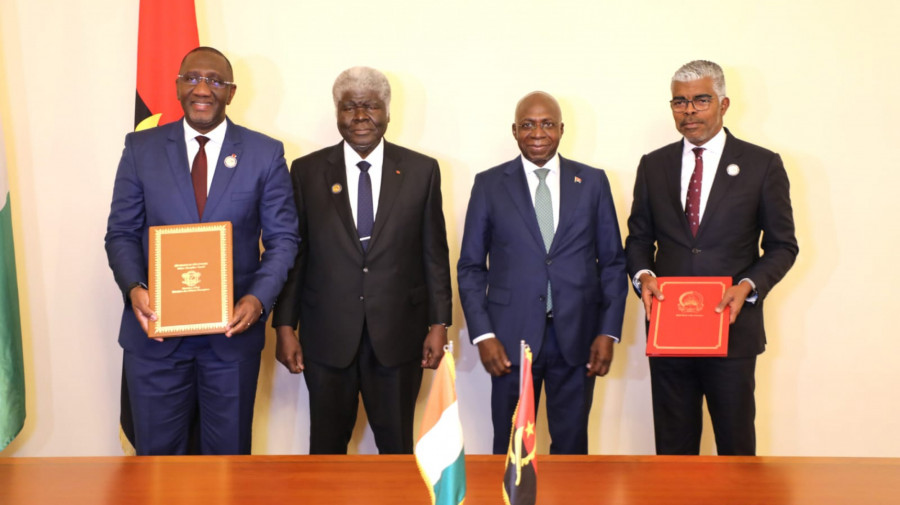 Angola e a Cote D'Ivoire assinam acordo no domínio dos serviços aéreos