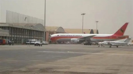 Área do aeroporto 4 de Fevereiro em Luanda  - DR