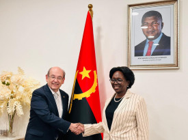 Ministra da Saúde, Silvia Lutucuta, reuniu-se com o presidente da Federação Mundial para o Ensino da Medicina - Cedida