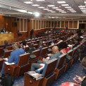 Deputados à Assembleia Nacional reunidos nas comissões de trabalho especializadas