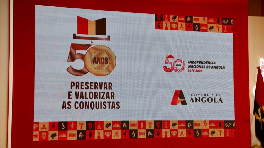 Painel ilustrativo da outorga da medalha comemorativa dos 50 anos da Independência Nacional