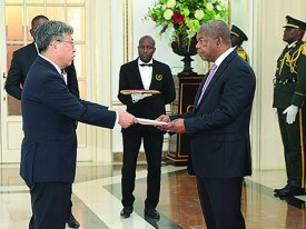 Acreditado novo embaixador do Japão em Angola  - Edições Novembro 