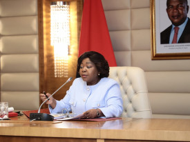Vice-Presidente da República, Esperança da Costa, preside reunião sobre PAT II - Edições Novembro