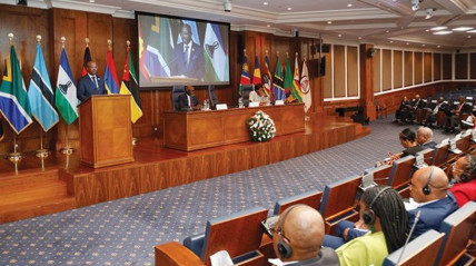 Parlamentos da SADC abordam desafios do desenvolvimento humano e social - DR