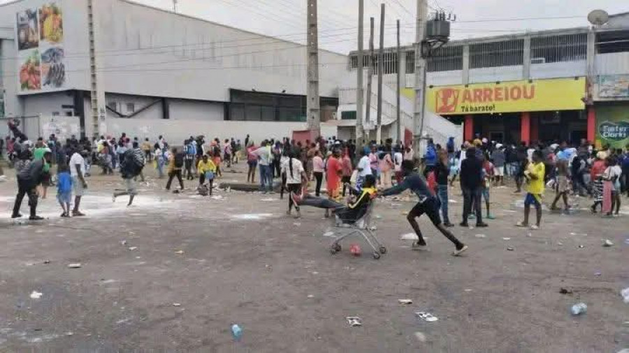 Vandalismo e pilhagens marcam primeiro dia da greve dos taxistas de Luanda