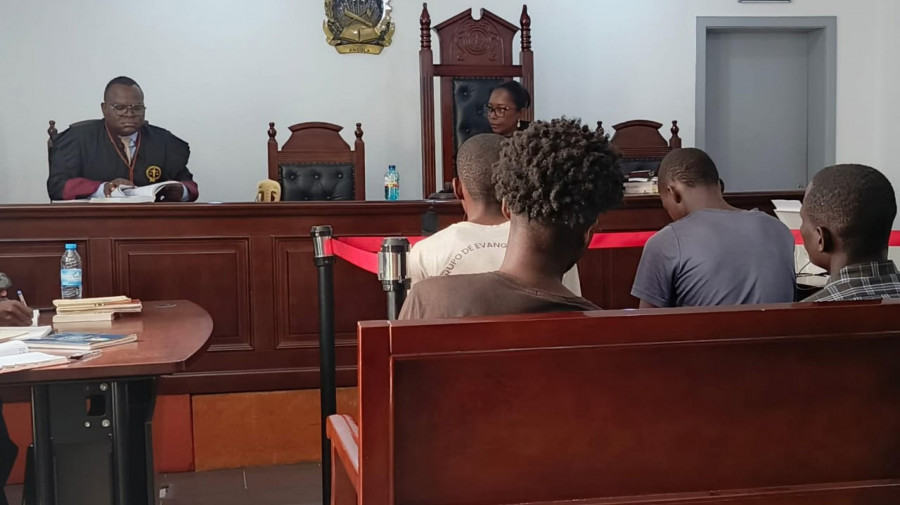 Tribunal condena cidadãos