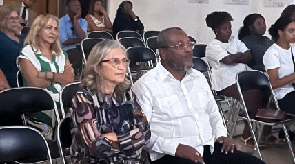 Embaixadores de Angola (dir.) e de Portugal (esq.) em Timor Leste participam na segunda edição do Festival de Cinema da CPLP