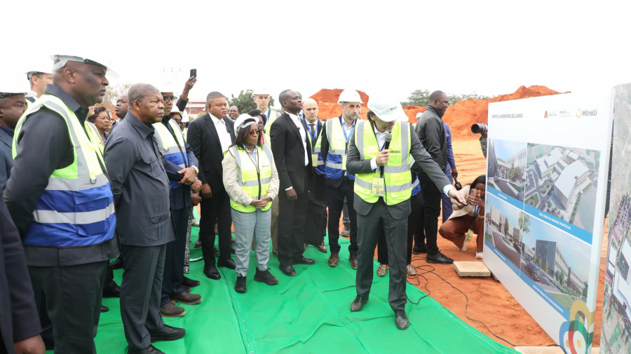 Presidente João Lourenço visita obras do Hospital Universitário de Luanda