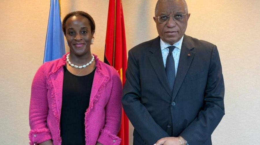 Embaixador angolano e a presidente do IAA