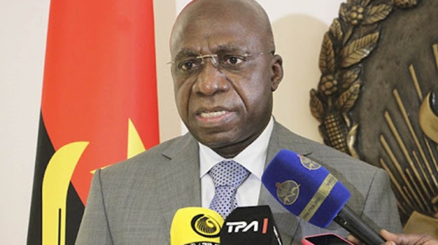 Ministro T&eacute;te Ant&oacute;nio representa PR na 45.&ordf; cimeira da SADC no Madag&aacute;scar 