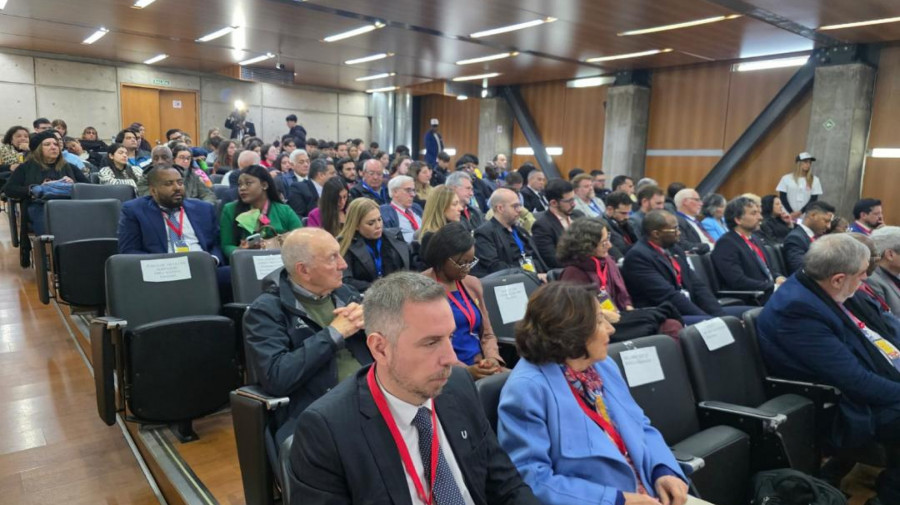 Participantes na Conferência Internacional "Angola50 anos"