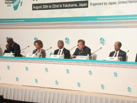 Presidente João Lourenço (centro) na nona TICAD9, no Japão - Edições Novembro