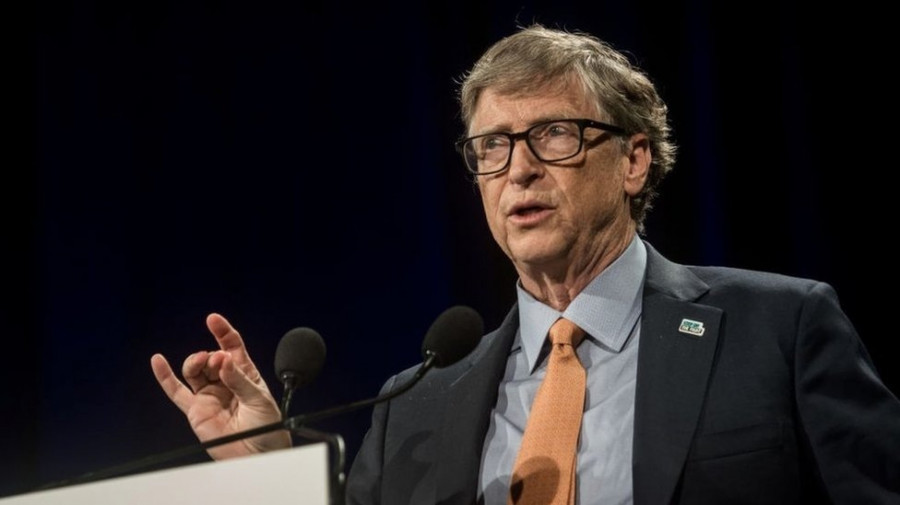 Bill Gates diz que era dos telemóveis está a chegar ao fim