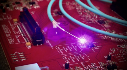 Cientistas chineses desenvolvem computador de Fibra óptica Lavável e Elástico