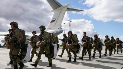 Rússia concentra 100 mil soldados junto da cidade-chave de Pokrovsk
- DR