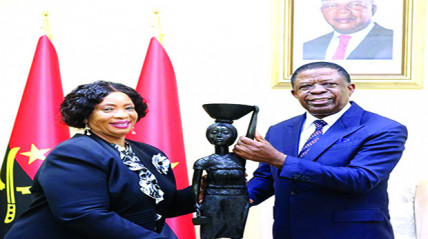 Cooperação entre o MPLA e o Chama Cha Mapinduzi - Edições Novembro