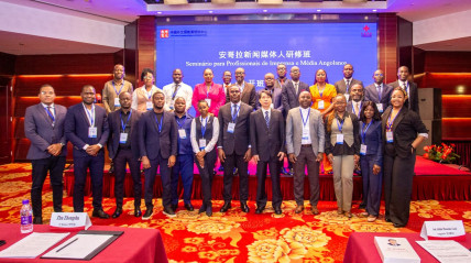 Participantes no seminário na China  - DR