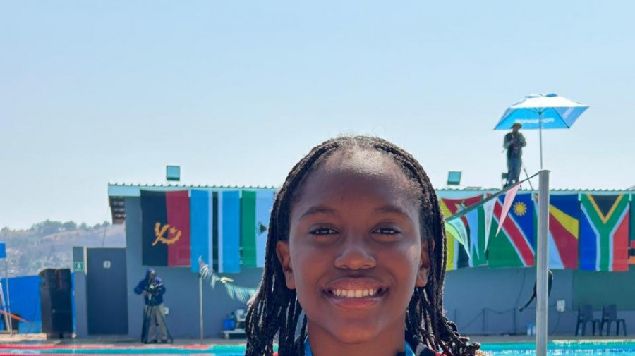 Nadadora Wezza Morais já conquistou duas medalhas de ouro no africano da zona IV, que se disputa no Reino de Eswatini