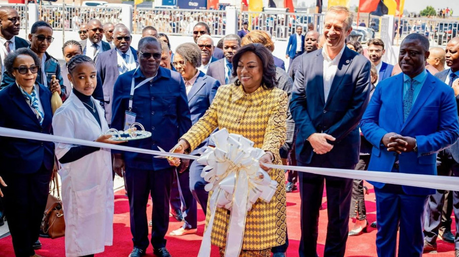 Primeira-Dama da República, Ana Dias Lourenço, inaugura o Liceu Eiffel, no Huambo