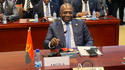 Ministro Téte António na reunião do Conselho de Ministros da CEEAC, em Malabo (Guiné Equatorial) - MIREX