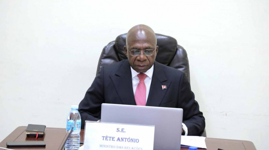 Ministro das Rela&ccedil;&otilde;es Exteriores, T&eacute;te Ant&oacute;nio, representa Presidente Jo&atilde;o Louren&ccedil;o na Confer&ecirc;ncia de Chefes de Estado e de Governo da CPLP