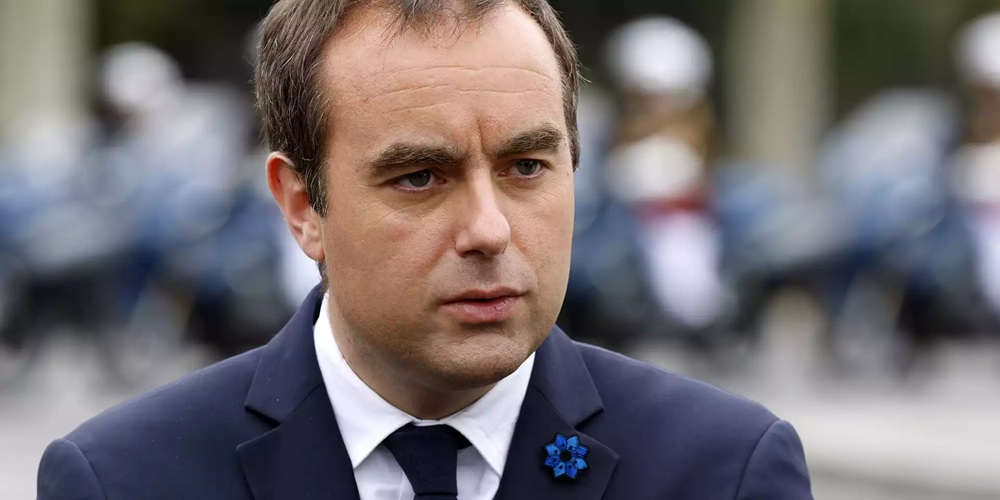 Novo primeiro-ministro franc&ecirc;s promete rutura com a pol&iacute;tica do passado