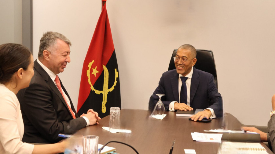 Angola e Turquia analisam cooperação em projectos de petróleo e gás