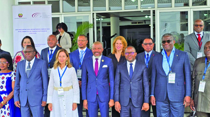 Participantes na Reunião da Associação dos Secretários-Gerais dos Parlamentos de Língua Portuguesa (ASG-PLP) - Edições Novembro