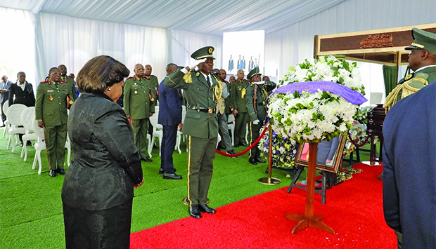 Vice-presidente da República homenageou Paulo Tjipilica