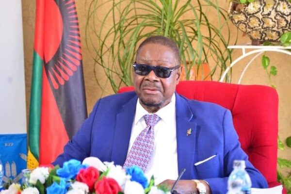 Peter Mutharika lidera contagem oficial dos votos no Malawi 