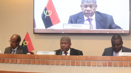 Presidente da República e da União Africana, João Lourenço, discursa na reunião do Comité de Chefes de Estados e Governo dos Centros Africanos de Controlo e Doenças da UA - Edições Novembro